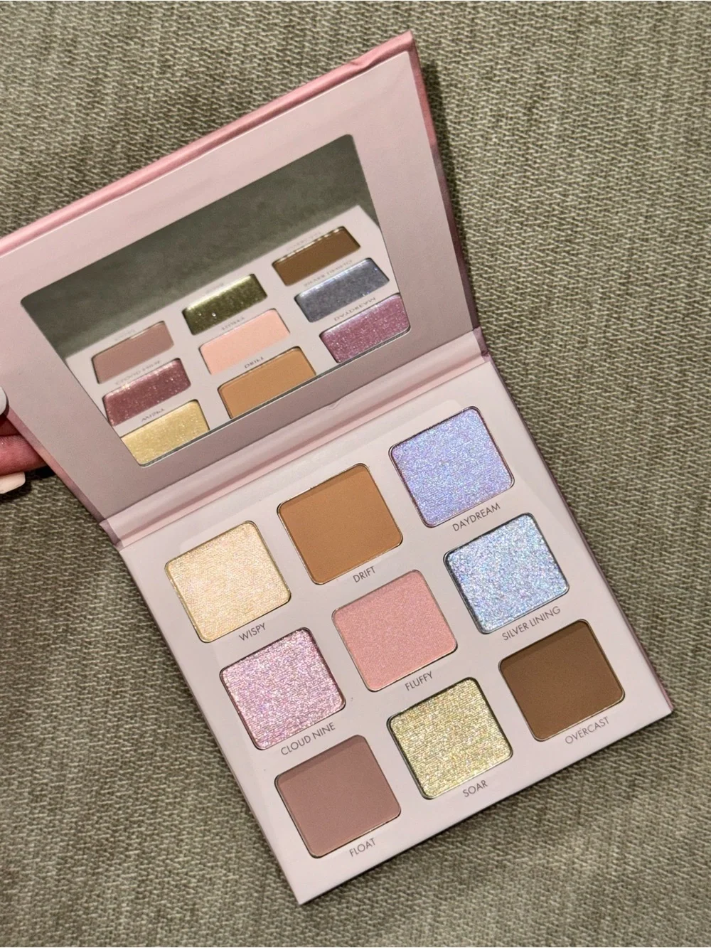 NEW Wander Beauty In The Clouds Eyeshadow Palette